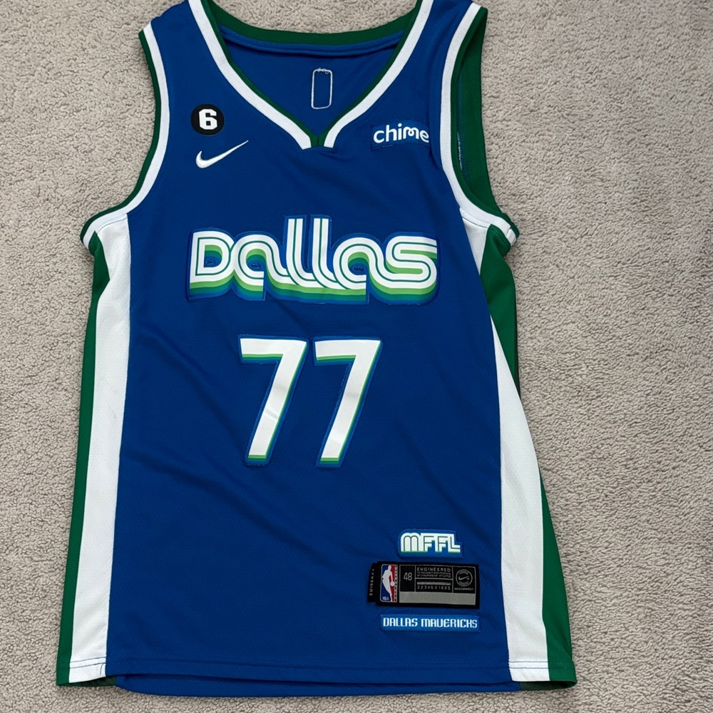 Nike Dallas Mavericks Luka Dončić Jersey